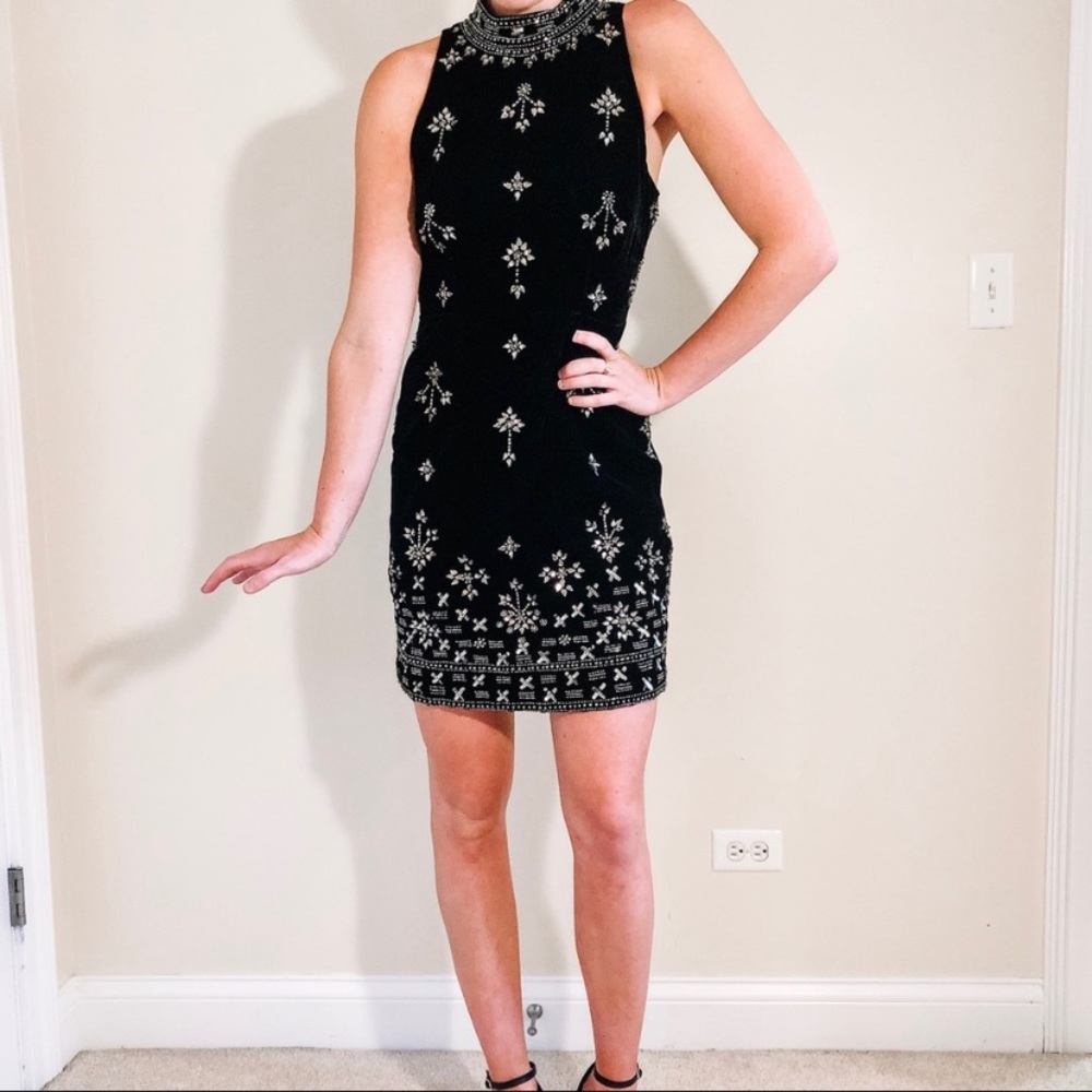 Adrianna-Papell sleeveless jewels Cocktail velvet dress - Picture 7 of 11